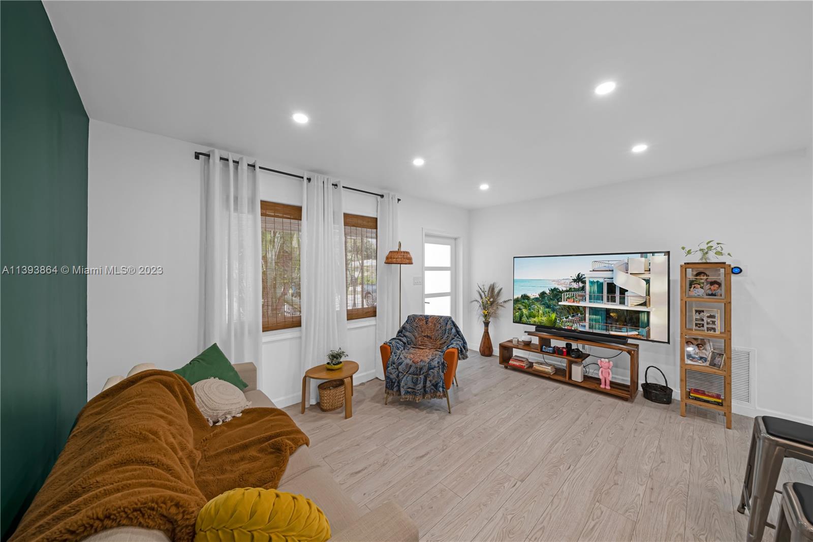 Listing Photo 9