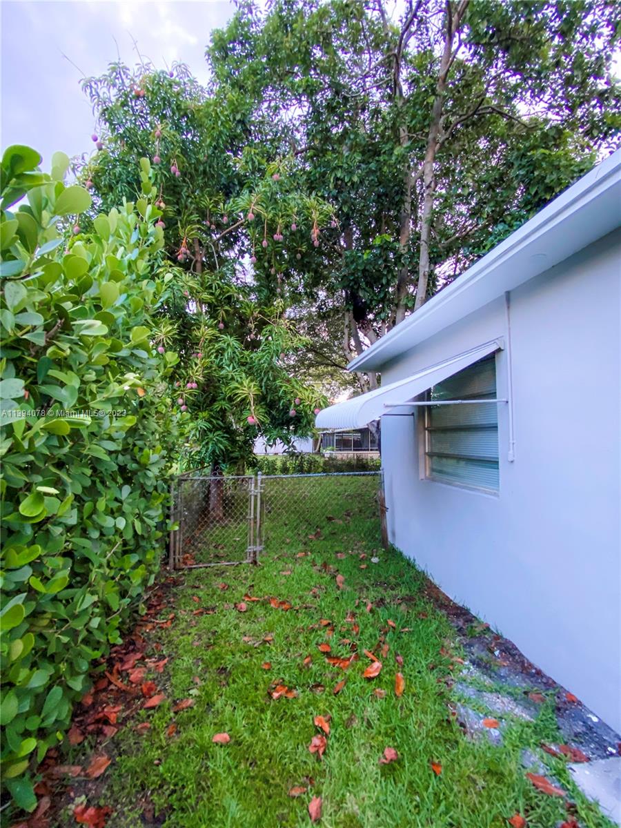Listing Photo 10