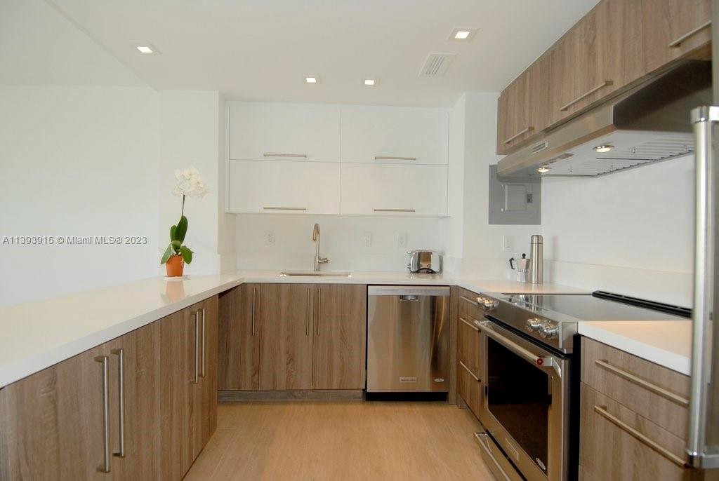 Photo 2 of Jockey Club Condo Apt 6C in Miami - MLS A11393915