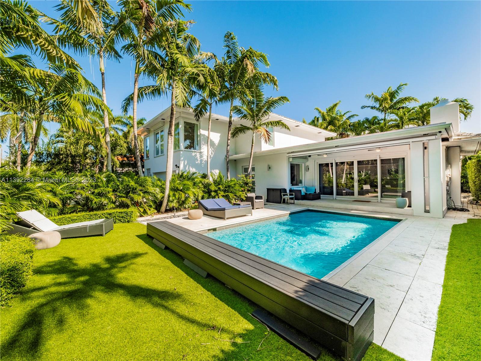 4365 N Bay Rd, Miami Beach, FL 33140