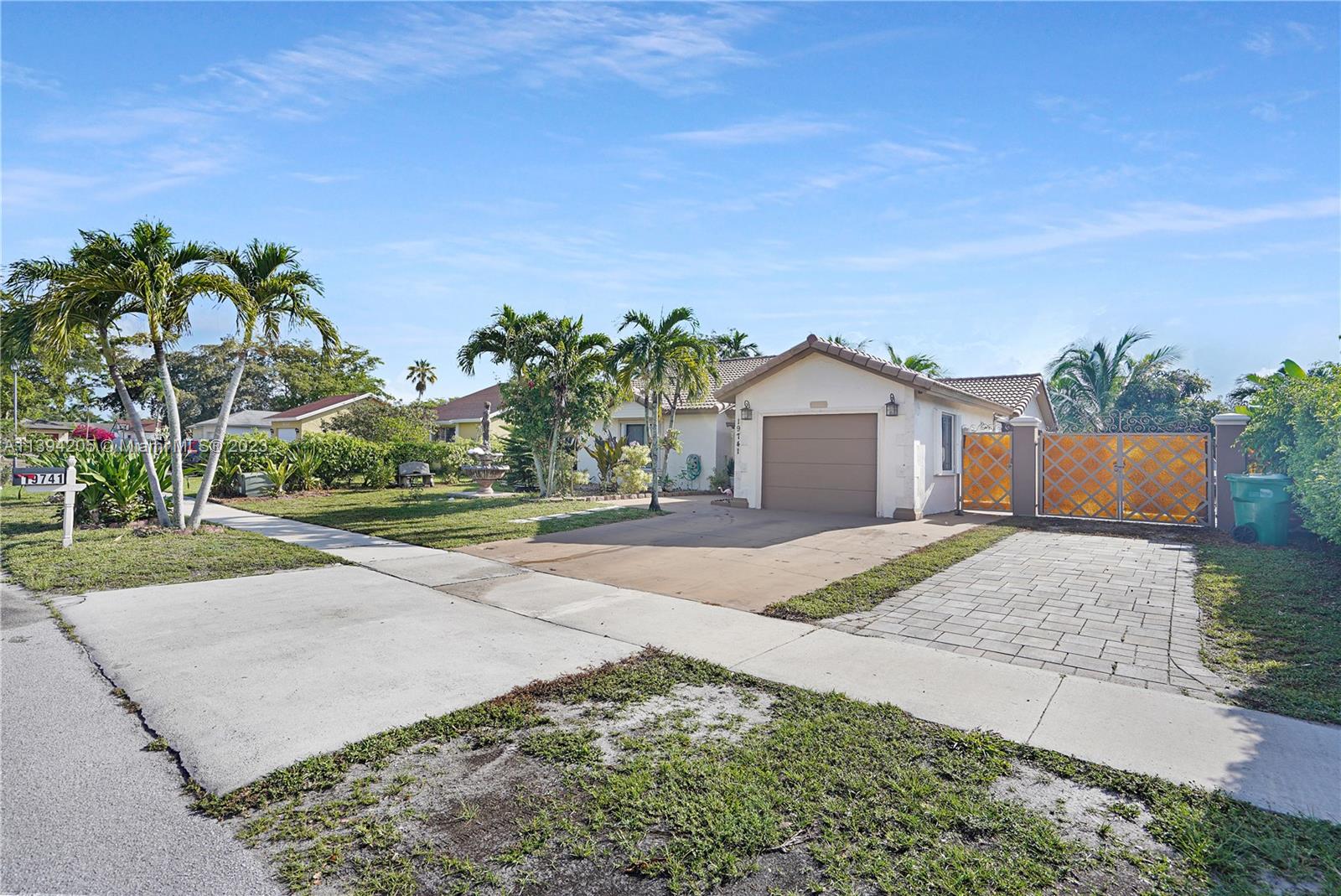 19741 NW 60th Ct, Hialeah, FL 33015