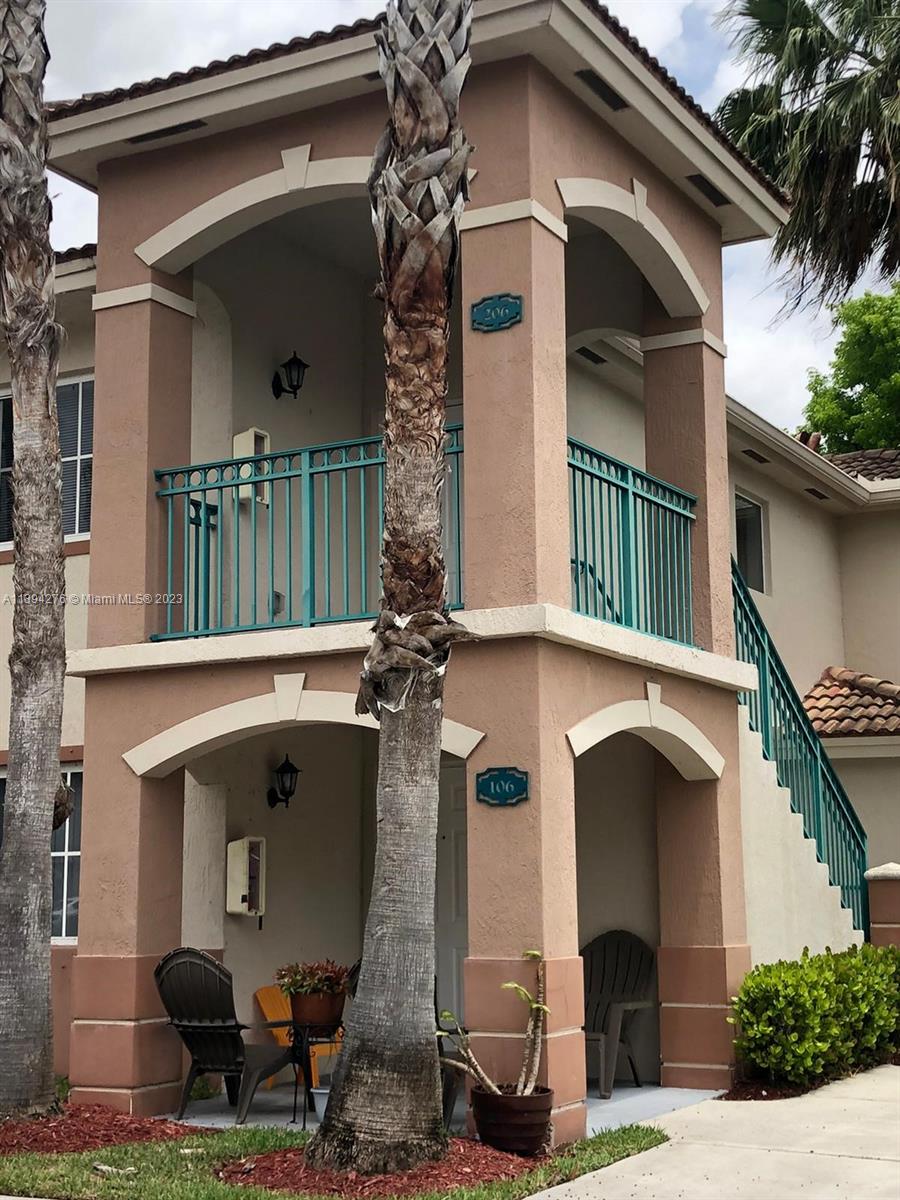 Great size and beautiful 3 bedroom 2 baths, corner unit with private stairs and balcony, all tile floors, large pantry
& large master closet, washer and dryer inside the unit. Freshly painted, a must see!