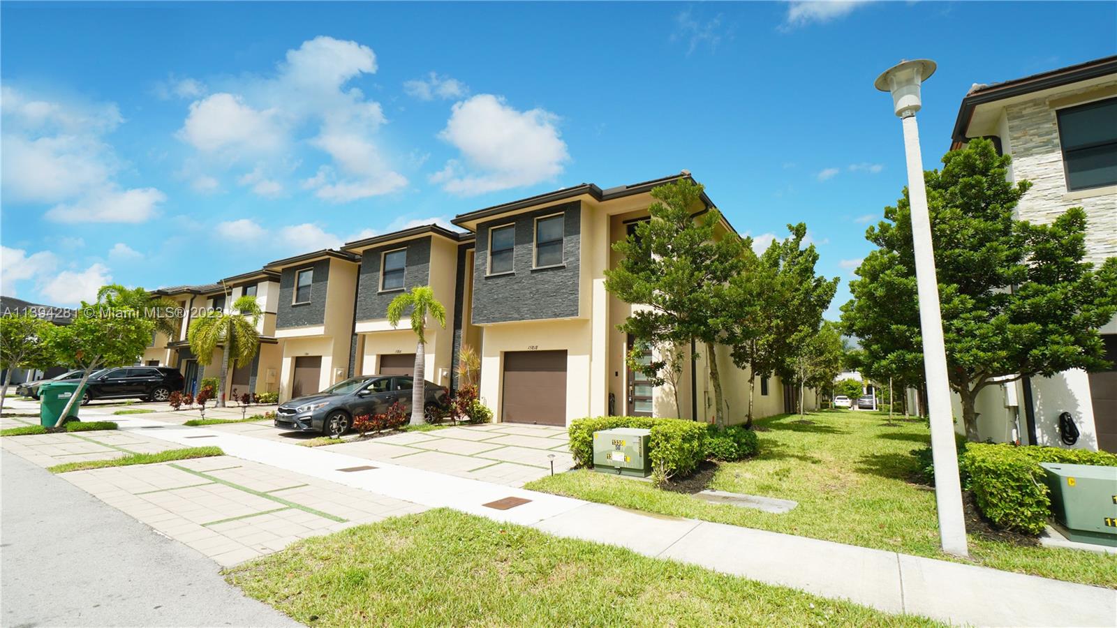 15818 NW 91st Ave, Miami Lakes, FL 33018