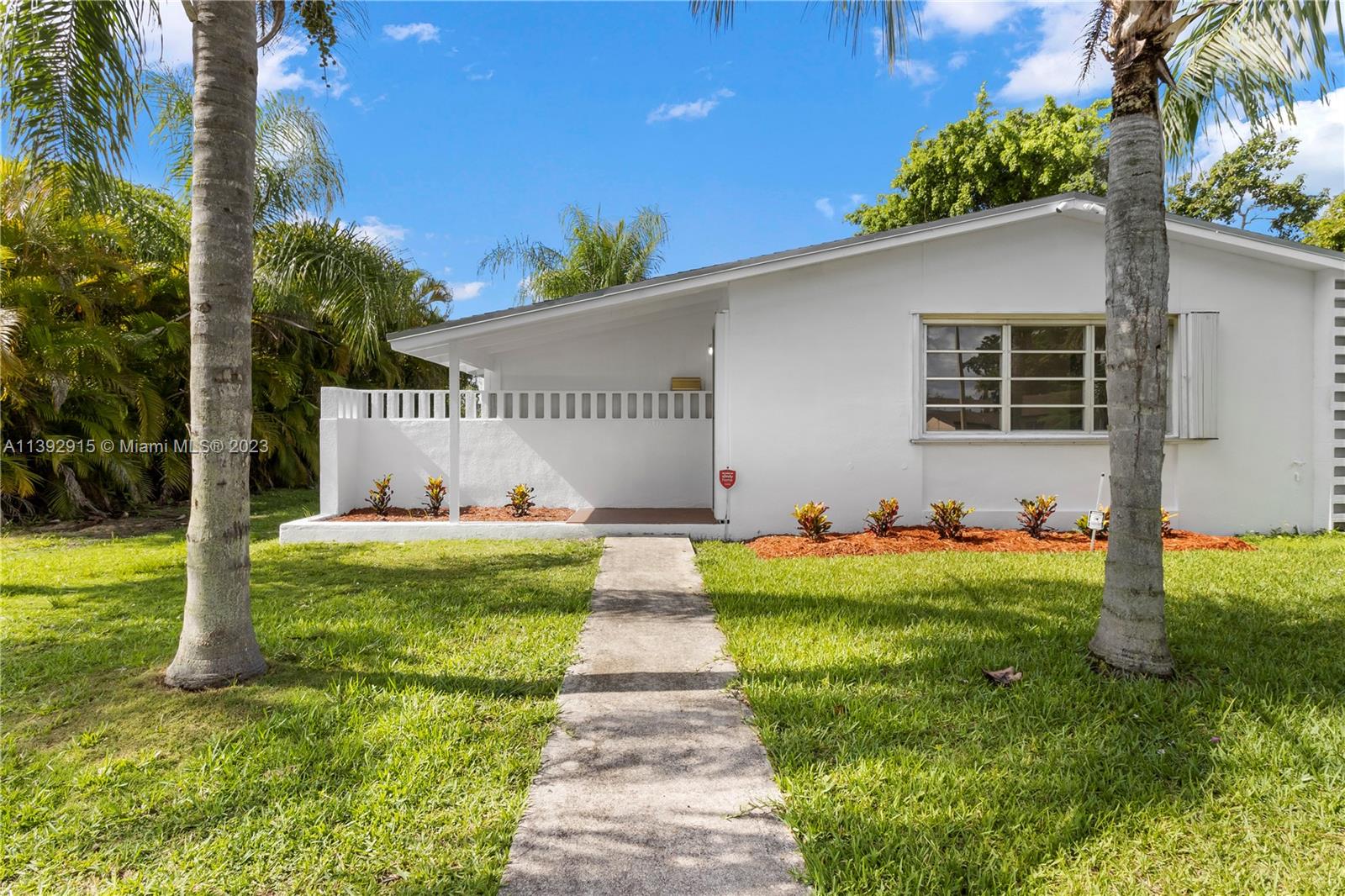 9712 SW 165th St  For Sale A11392915, FL