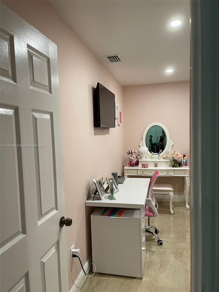 Listing Photo 13