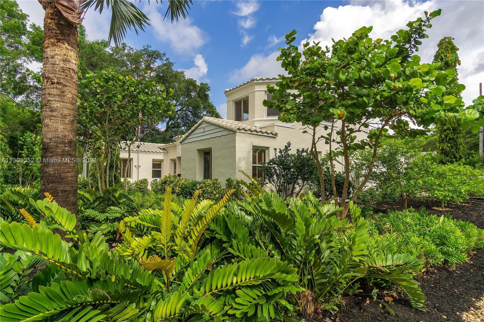 987 NE 96th St  For Sale A11394352, FL