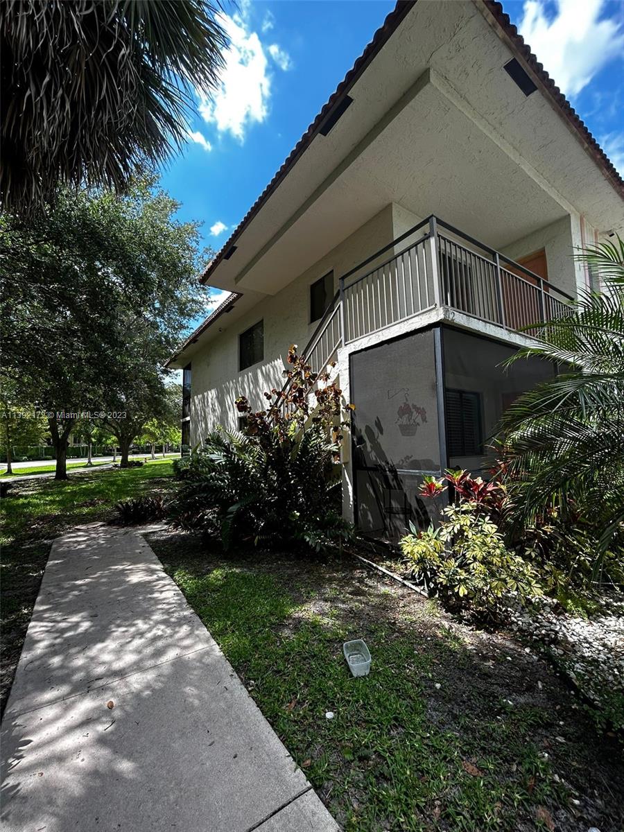 405  Lakeview Dr #201 For Sale A11392172, FL