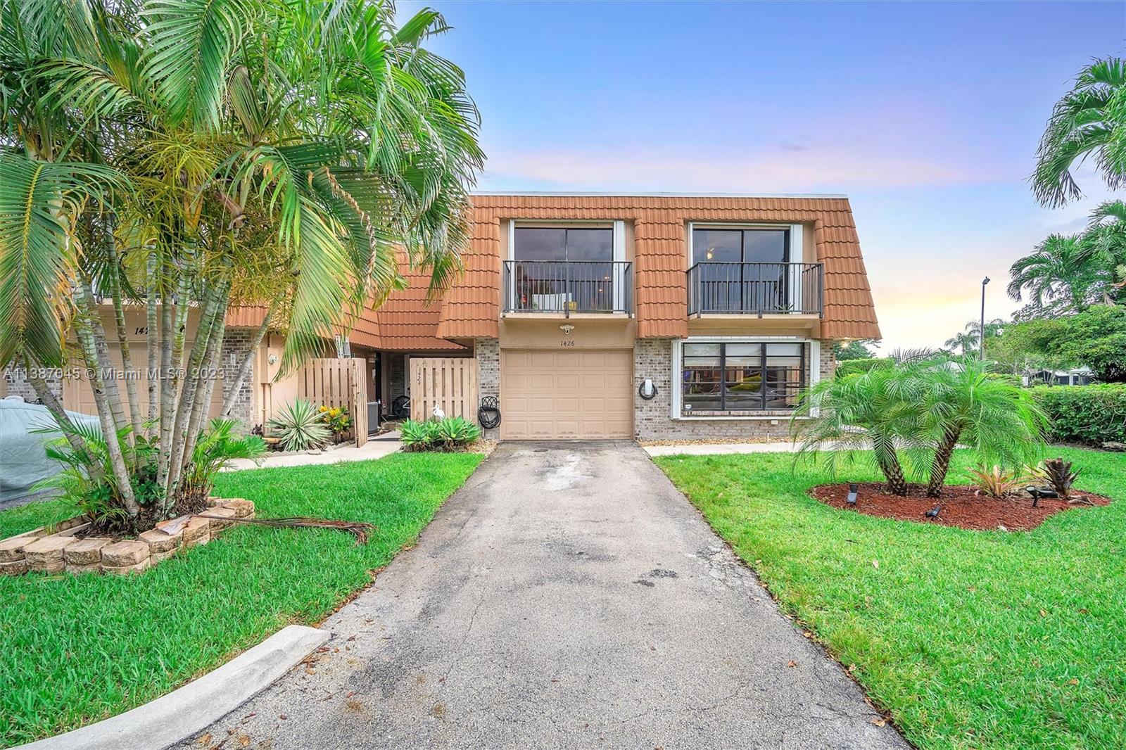 1426 SW 109th Way, Davie, FL 33324