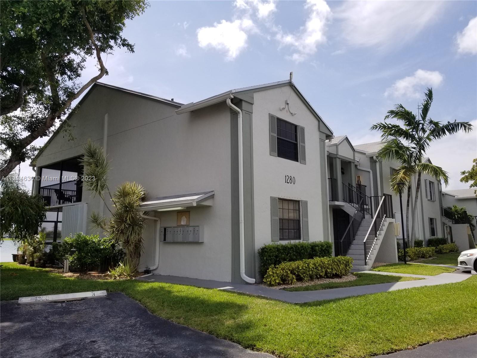 Beautiful 3 bedroom 2 bathroom condo with a gorgeous lake view. Stainless steel appliances, also includes washer and dryer. Plenty of parking, 2 pools in the community. Gated community with great management. Near shopping centers, restaurants, schools and other businesses. Close to US1 and the Florida Turnpike. Within 20 to 25 minutes from the entrance to the Florida Keys. On second floor.