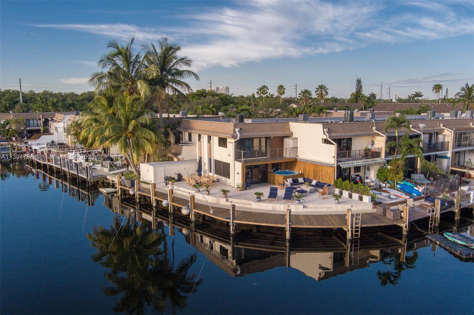 2785 NE 165th Ter 90 Feet Dock, North Miami Beach, FL 33160