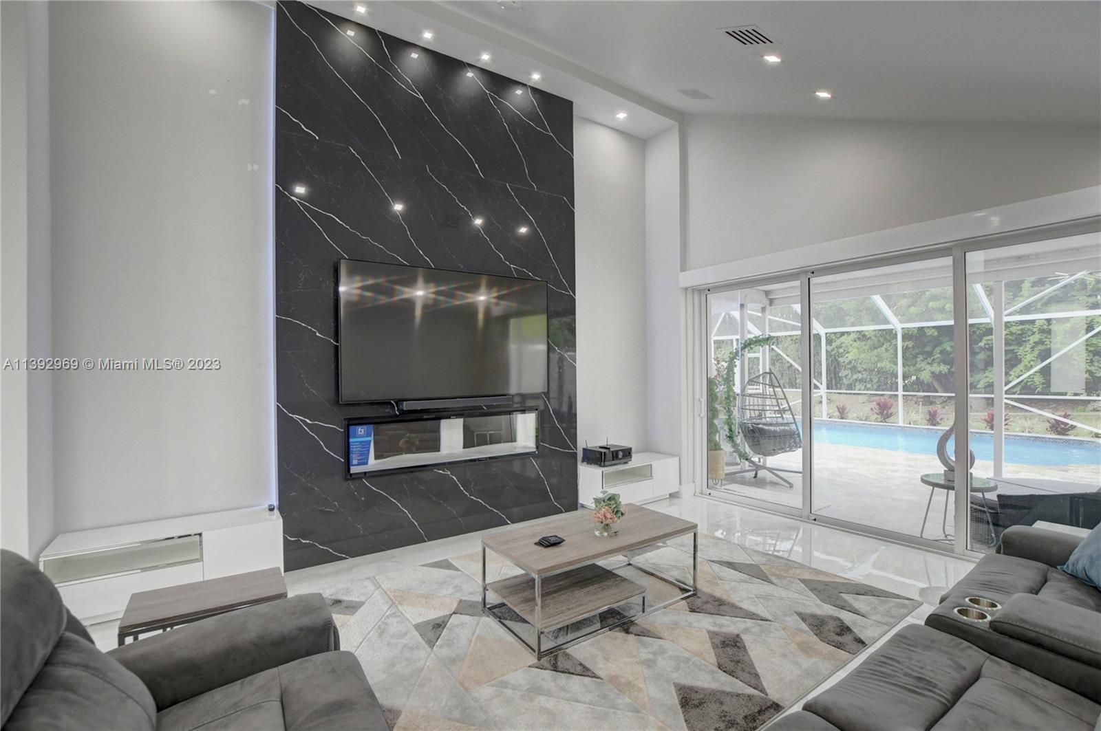 10438 Buena Ventura Dr, Boca Raton, FL 33498