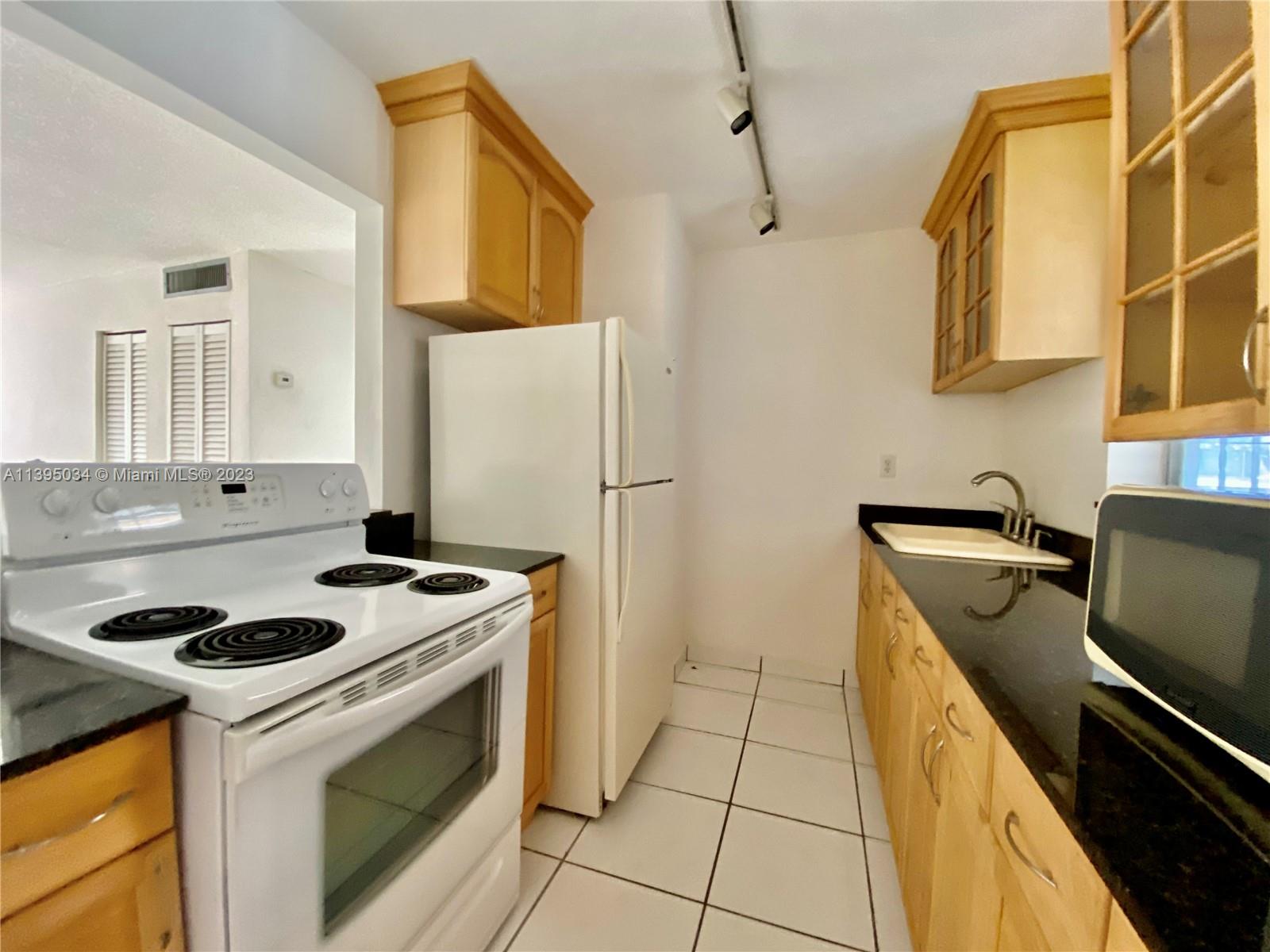 424 SW 7th St #404 For Sale A11395034, FL