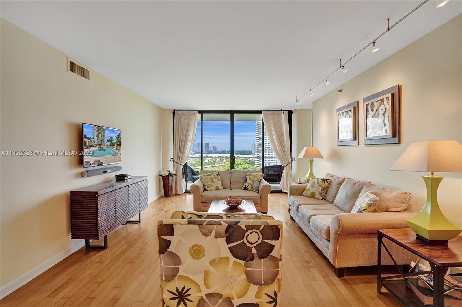 2800 ISLAND BLVD 1103, Aventura, FL 33160