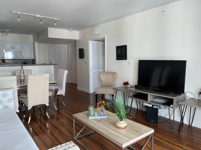 1155 Brickell Bay Dr 1805, Miami, FL 33131