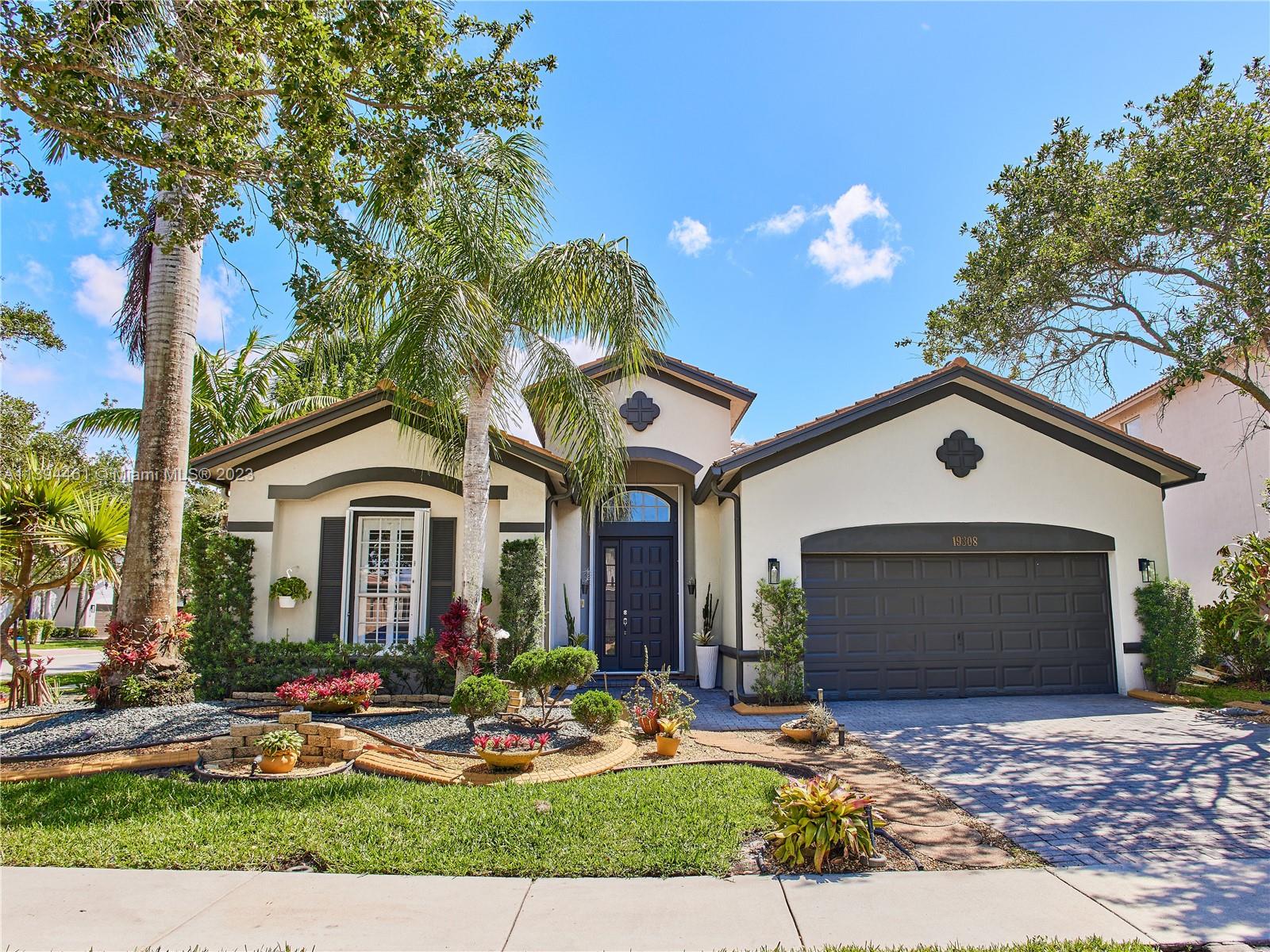 19308 Stonebrook St, Weston, FL 33332