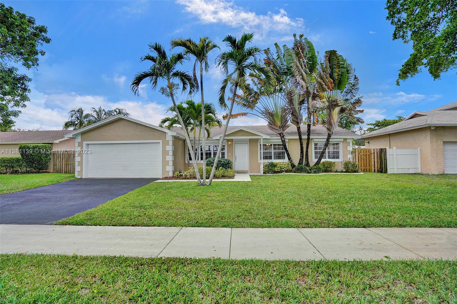 11539 SW 56th St  For Sale A11381139, FL