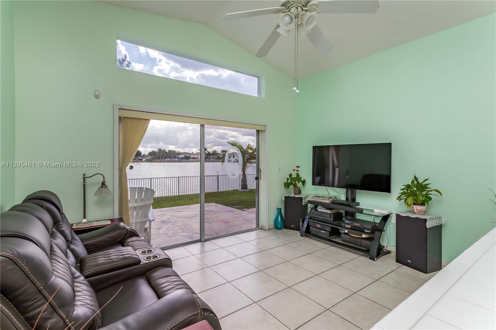 Listing Photo 11