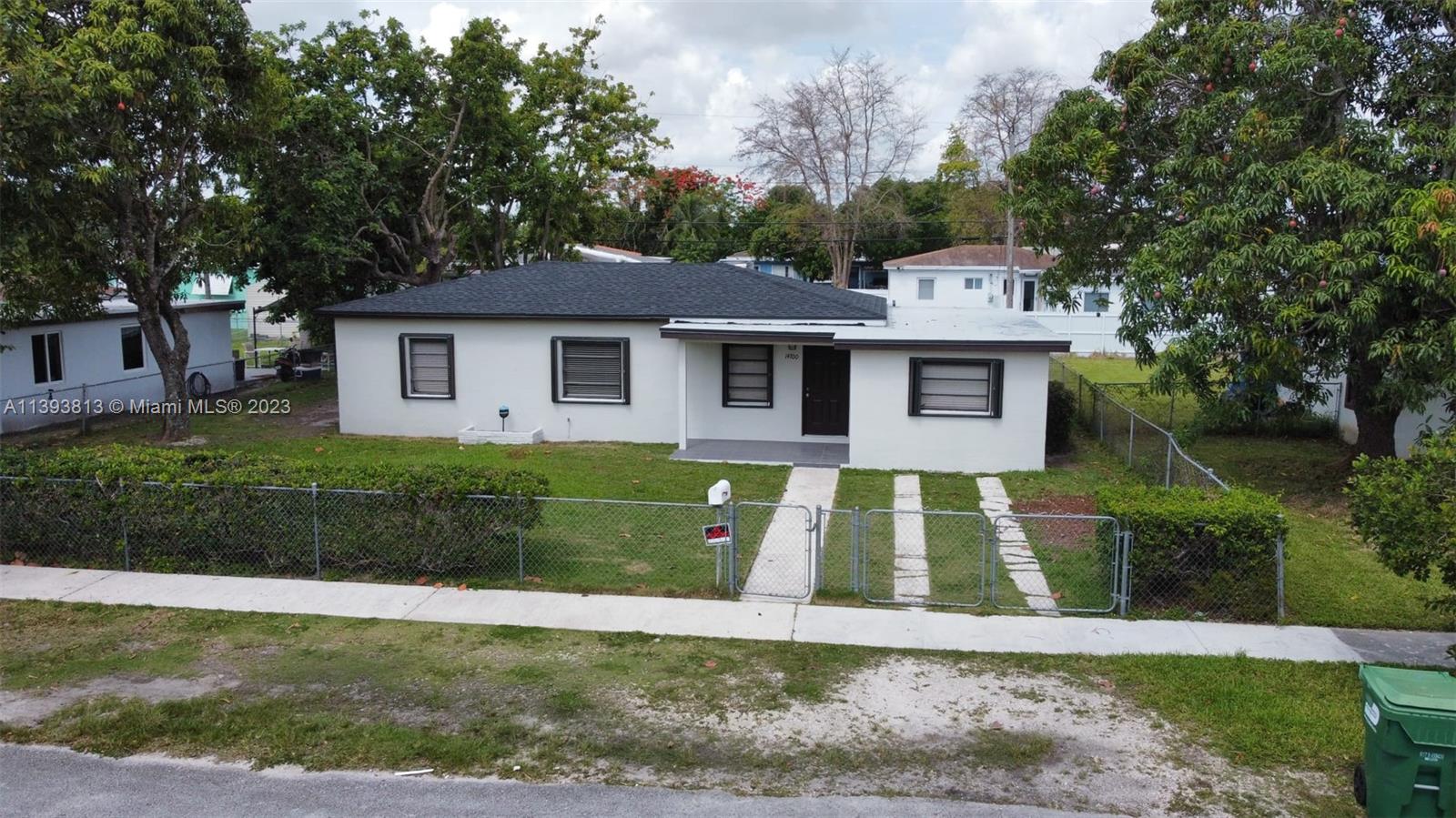 14700  Pierce St  For Sale A11393813, FL