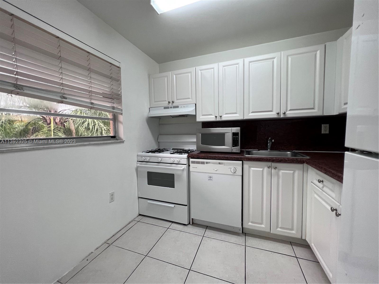 13100 SW 92 AV #A-PH10 For Sale A11392325, FL