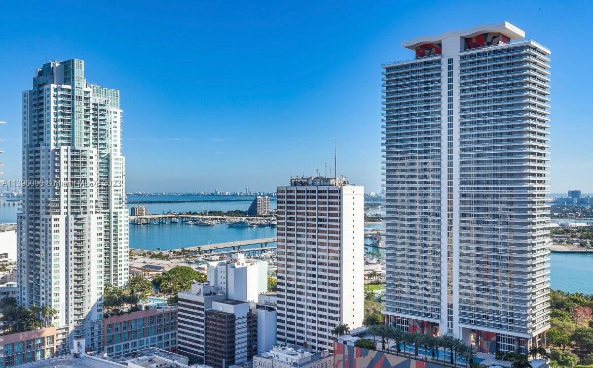 Amenities:
Rooftop pool with stunning views
Two-story sky lounge with ping pong table, workspaces, bar, and media area
Fitness center with breathtaking Downtown Miami views
Co-ed sauna and steam room
Concierge and valet parking services
Restaurant options on the ground-floor level
Nearby Attractions:
Whole Foods Market
Bayfront Park
Silverspot Cinema
Proximity to Key Locations (by car):
South Beach: Within 20 minutes
Brickell: Within 20 minutes
Wynwood Miami: Within 20 minutes
Miami International Airport: Within 20 minutes

The apartment is located in the vibrant Downtown Miami area, offering a variety of entertainment, dining, and shopping options. Centro Condominium provides a luxurious living experience with its outstanding amenities and convenient services.