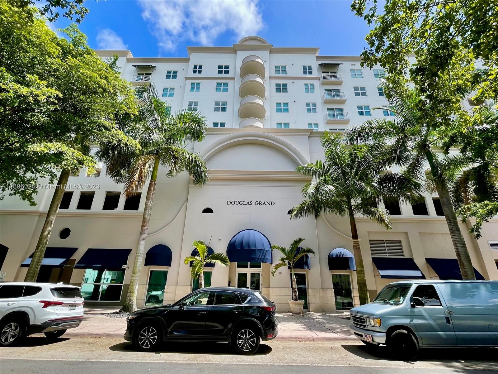 Beautiful unit overlooking Phillips Park and beautiful sunsets! This 1 bedroom, 1 bath unit features stainless steel
appliances, tile & wood floors, great and cozy layout, walk-in closet, and small balcony. The building offers key
card entry, fitness room, swimming pool, bike storage area & covered gated garage with one assigned parking.
Cable TV, high speed internet & water/sewer included. Publix Supermarket is located on the ground floor of the building. Walking distance to Miracle Mile and Giralda with some of the best restaurants in Miami. Short drive to Shops of Merrick Park, Coconut Grove and Beaches.