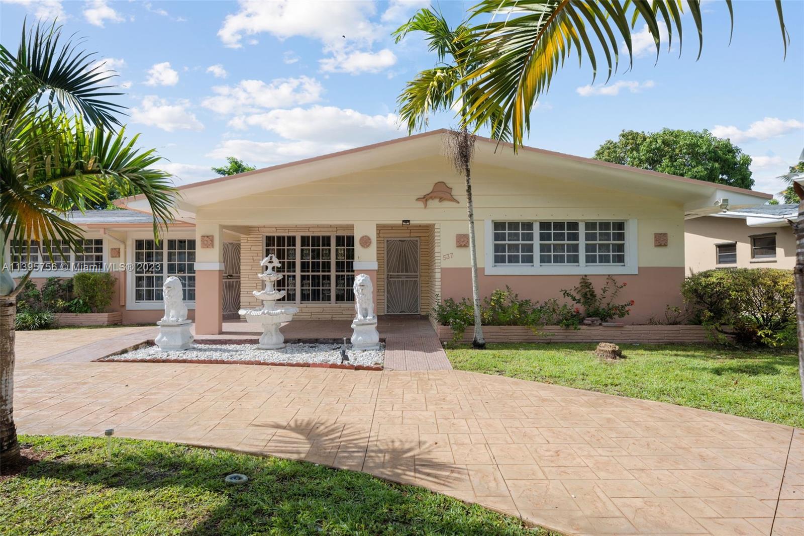 535 NE 137th St, North Miami, FL 33161