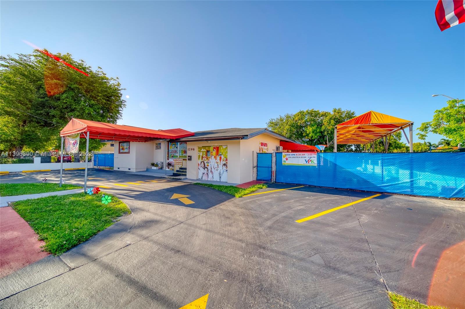 Daycare WITH REAL ESTATE For Sale in Hialeah, Hialeah, FL 33012