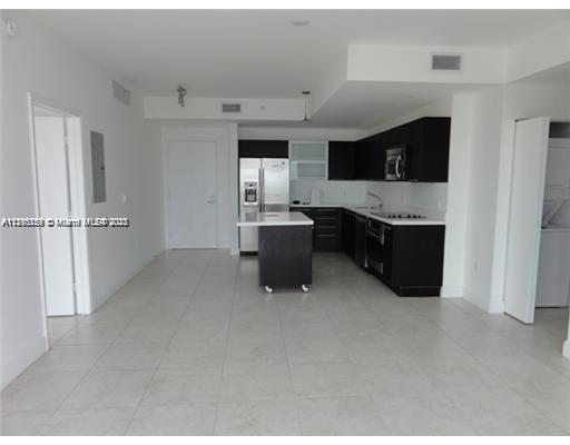 Property is in great condition; both bedrooms are spacious. 2/2 with split second bathroom - live in Downtown-Brickell , walking distance to Downtown and Brickell. Building has outstanding amenities including a recently renovated spa . Walking distance to Downtown, Brickell, close to airport, beach and other central destinations.