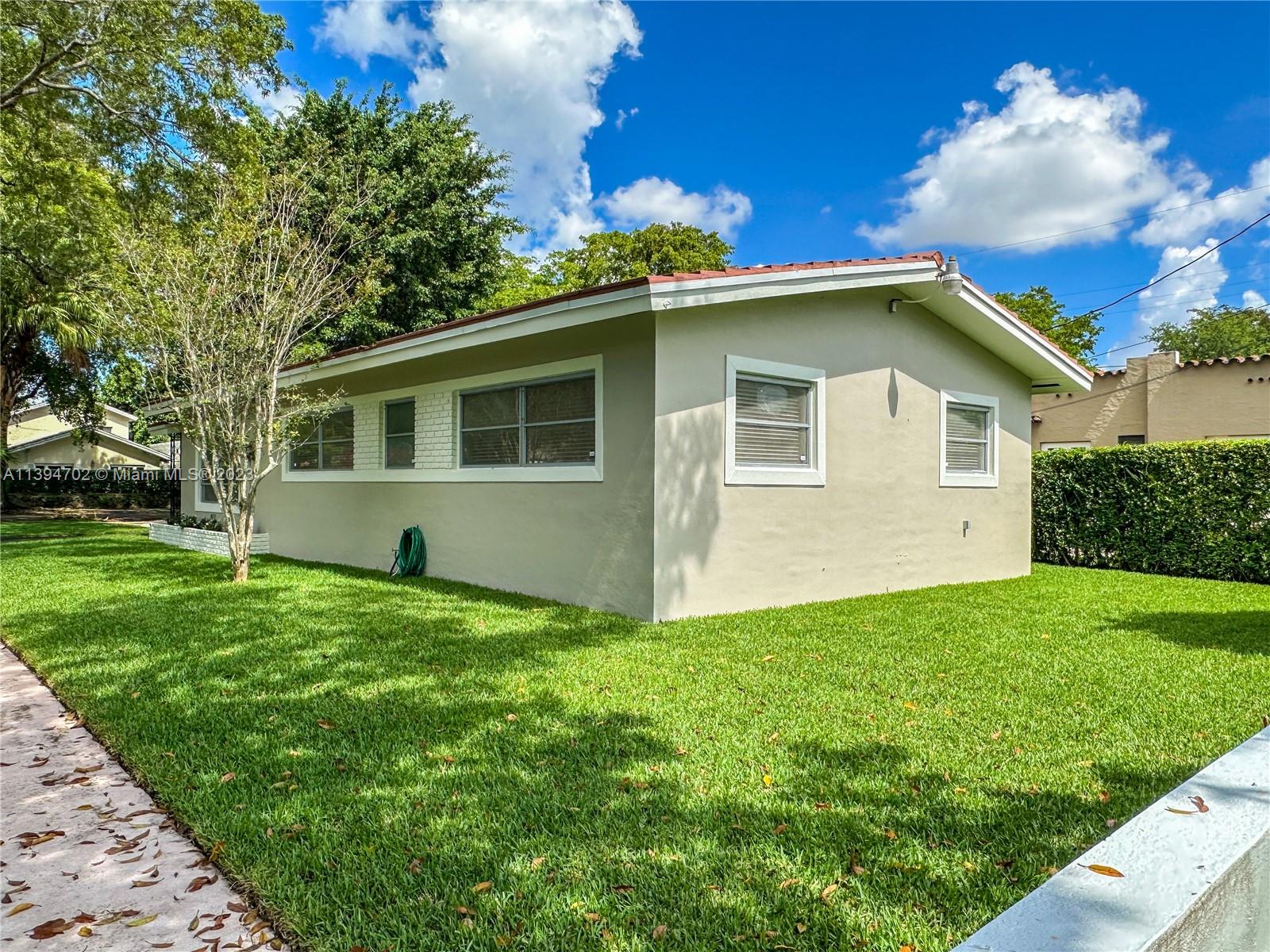Photo 2 of 1415 Genoa St in Coral Gables - MLS A11394702