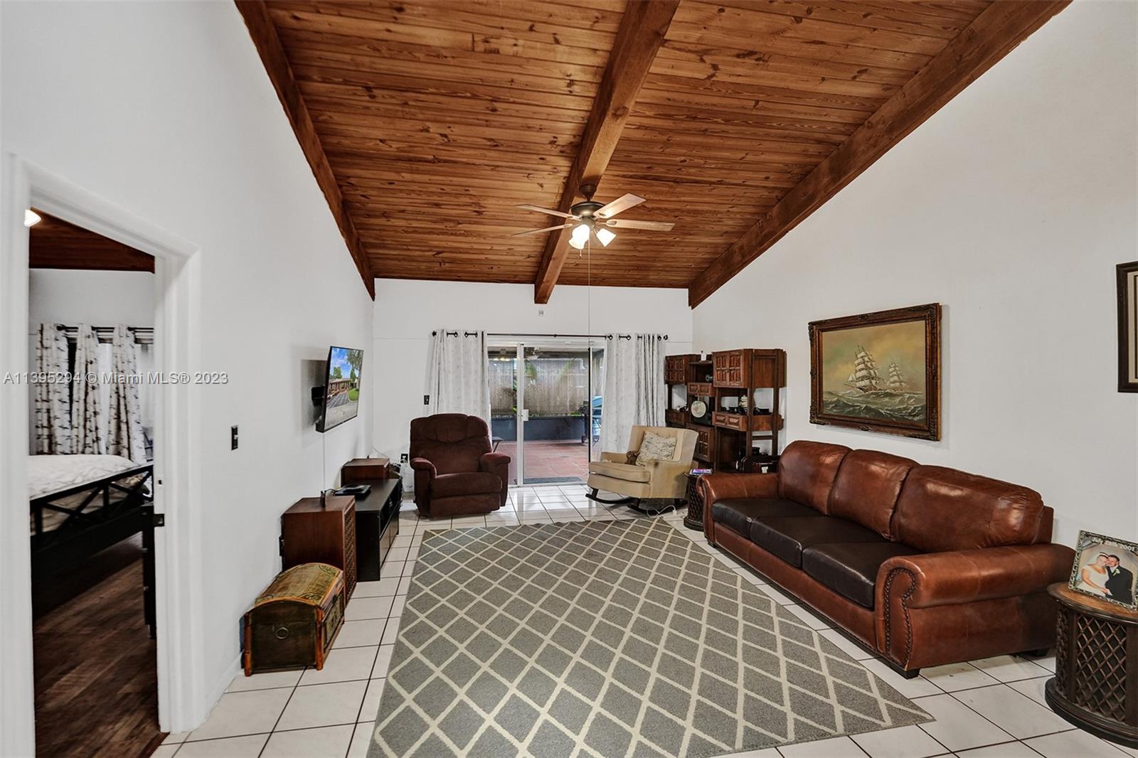 Listing Photo 12