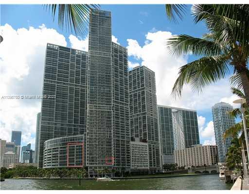 A MUST SEE!!! BREATHTAKING MAGNIFICENT VIEWS OF THE MIAMI RIVER AND DOWNTOWN SKYLINE. LARGE AND SPACIOUS UNIT WITH EXCELLENT FLOOR PLAN. BEAUTIFUL WHITE PORCELAIN FLOORS AND TOP OF THE LINE APPLIANCES WITH ITALIAN CABINETRY. EXPERIENCE MIAMI'S BEST DESTINATION IN THE HEART OF BRICKELL/DOWNTOWN AREA. FULLY EQUIPPED WITH PARKS, POOL, JACUZZI, SPA, GYM, RESTAURANTS, NIGHTCLUB AND MUCH MORE. ENJOY LIVING IN THIS PROJECT OF SUCH GRAND PROPORTIONS AND SO PERFECTLY LOCATED.