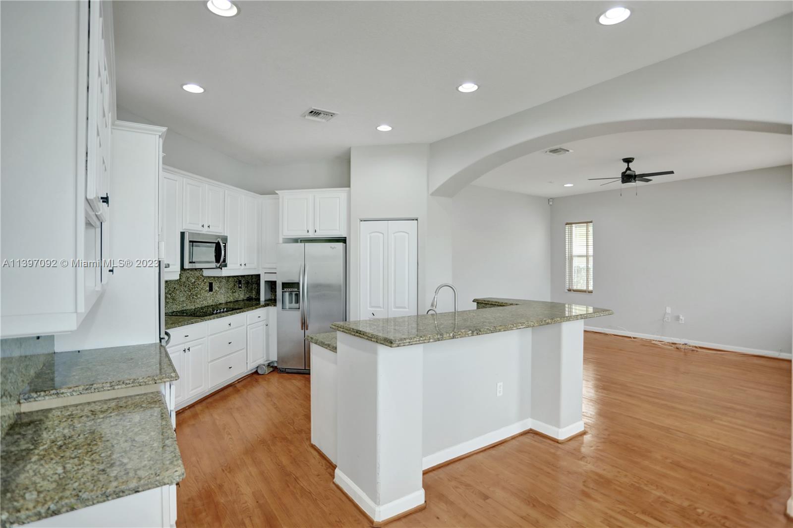 Listing Photo 10