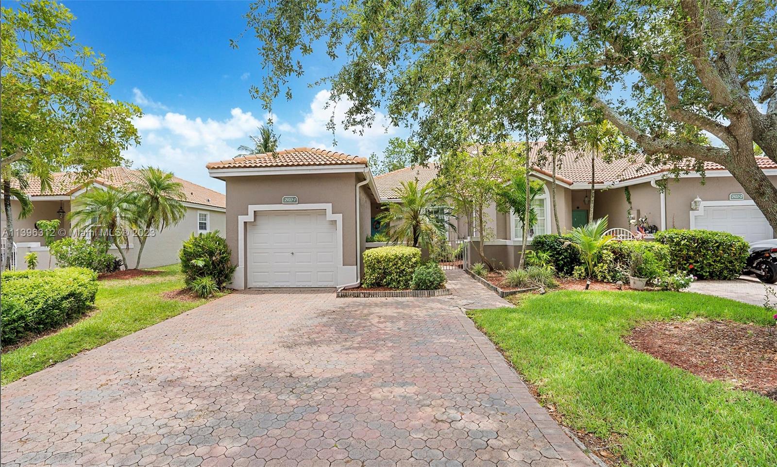 2920 E Aragon Blvd 1, Sunrise, FL 33313