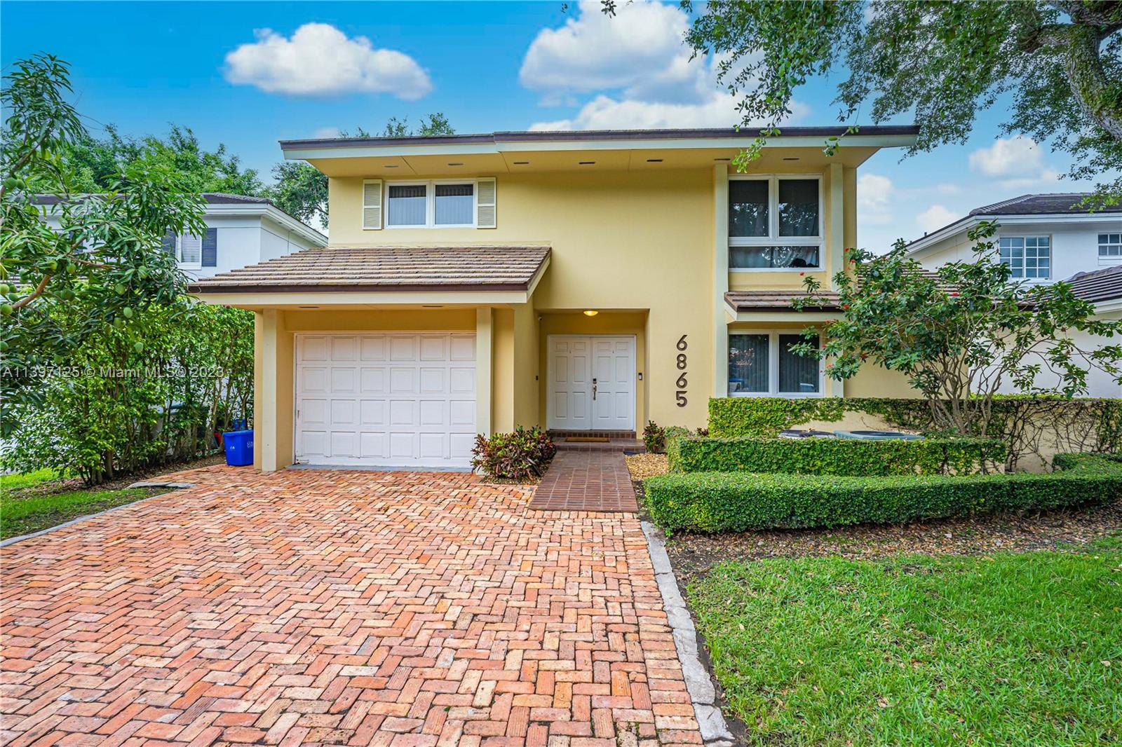 LIVING AT ITS BEST IN ONE OF THE MOST DESIRABLE COMMUNITIES IN CORAL GABLES. TOTALLY REMOLDELED 2 STORY IN PRIME LOCATION SOUTH GABLES EXCELLENTLY MAINTAINED!! LOW TRAFFIC STREET- BEAUTIFUL OPEN KITCHEN WITH WOOD GRANITE, STAINLESS STEEL APPLIANCES, SEPARATE BREAKFAST AREA. WOOD FLOORS THROUGHOUT ALL BEDROOMS UPSTAIRS- LARGE MASTER SUIT AND BATH WITH MARBLE JACUZZI TUB, SEPARATE SHOWER, DUOBLE SINKS. ALL IMPACT WINDOWS AND DOORS. SEPARATE LAUNDARY ROOM UPSTAIRS. PLENTY OF PARKING ON CHICAGO DRIVEWAY - CLOSE TO SOUTH MIAMI SHPOOING AREA, SUNSET ELEMENTARY SCHOOL. LANDCAPING IS NOT INCLUDED. GREAT OPPORTUNITY!!