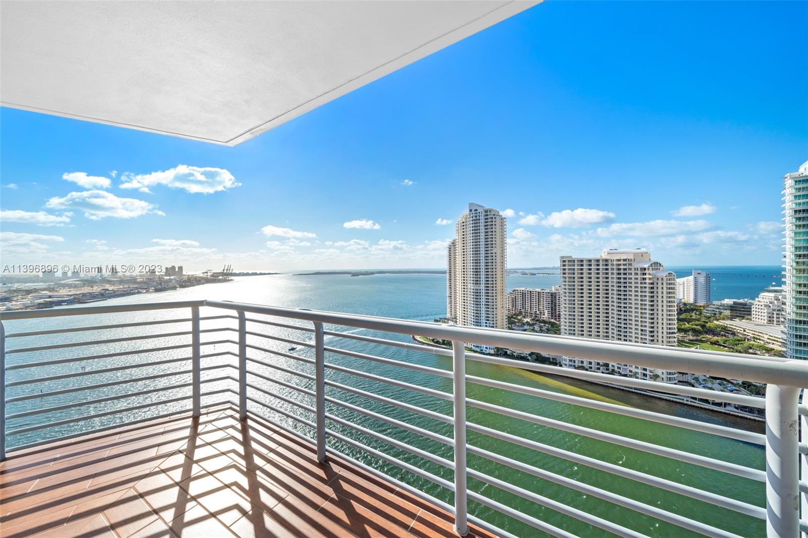 Take advantage of a rare opportunity to own a premier 09-line corner unit at One Miami, located on the southeastern tip of Downtown Miami. This spacious unit boasts 3 bedrooms, 2 bathrooms, a generously sized living room, and a stunning kitchen featuring cherry wood cabinetry and granite countertops. Marvel at the breathtaking panoramic views of the Miami River, Biscayne Bay, and the city skyline from your wrap-around balcony. One Miami offers top-notch amenities that include a fitness center, business center, infinity heated pool, full-service 24-hour concierge, valet parking, and much more. Enjoy the ideal Miami lifestyle with ease at 3009, where you can walk to Whole Foods, Bayfront Park, Miami-Dade Arena, and some of the city’s finest dining destinations.