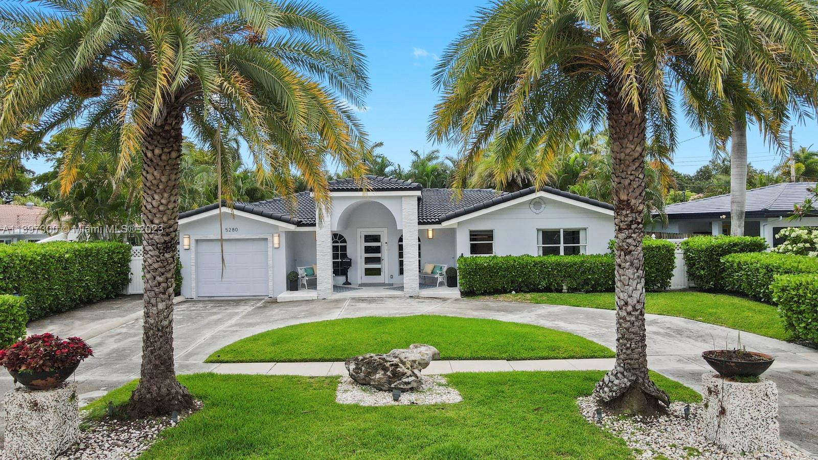 5280 NE 19th Ave  For Sale A11397300, FL