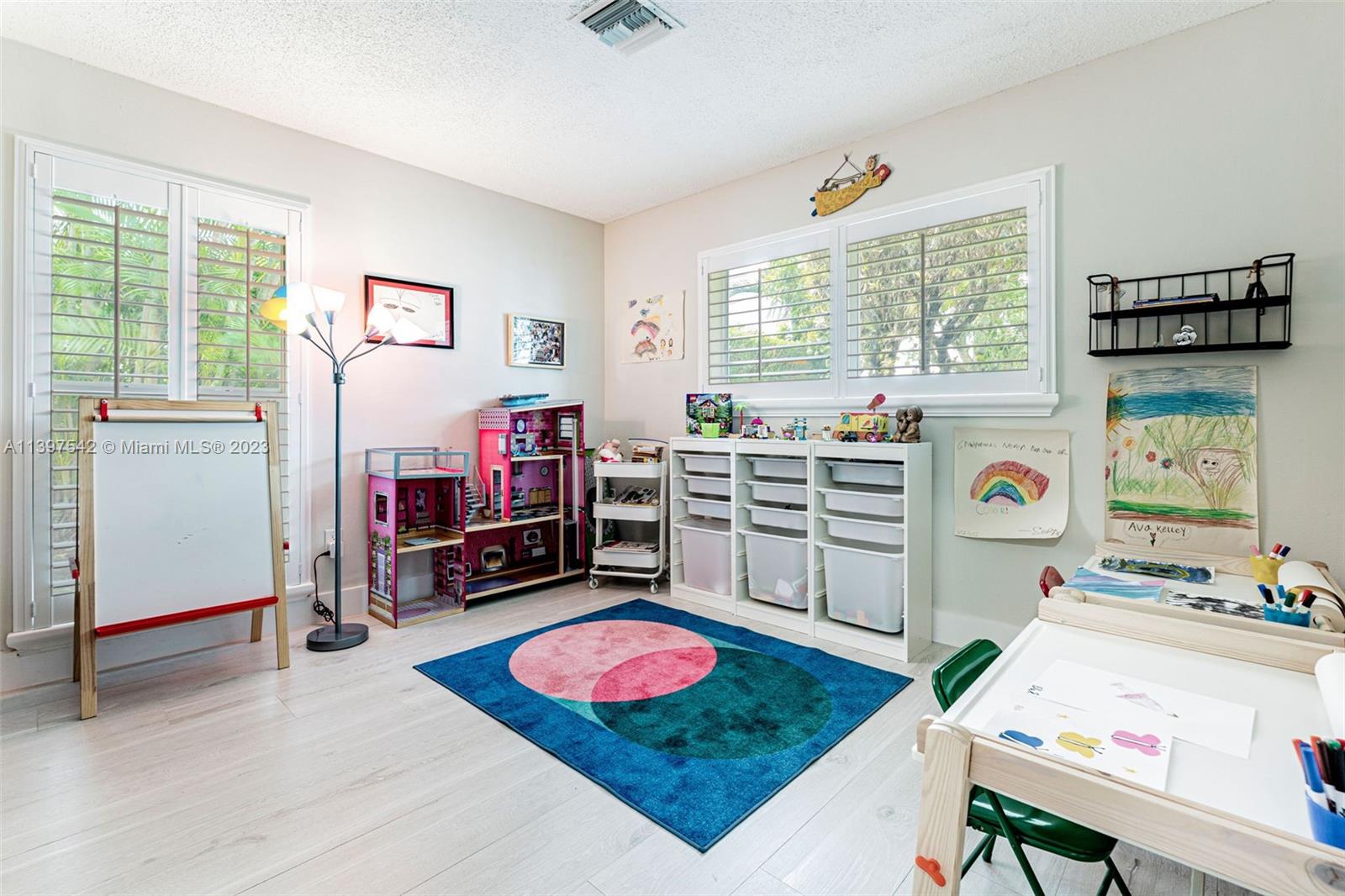 Listing Photo 14