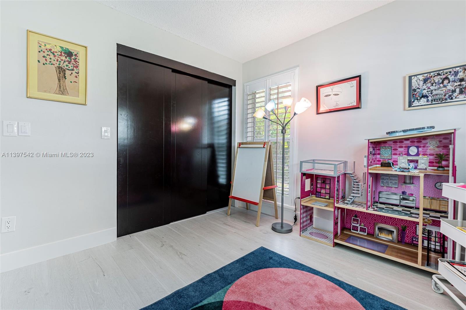 Listing Photo 15