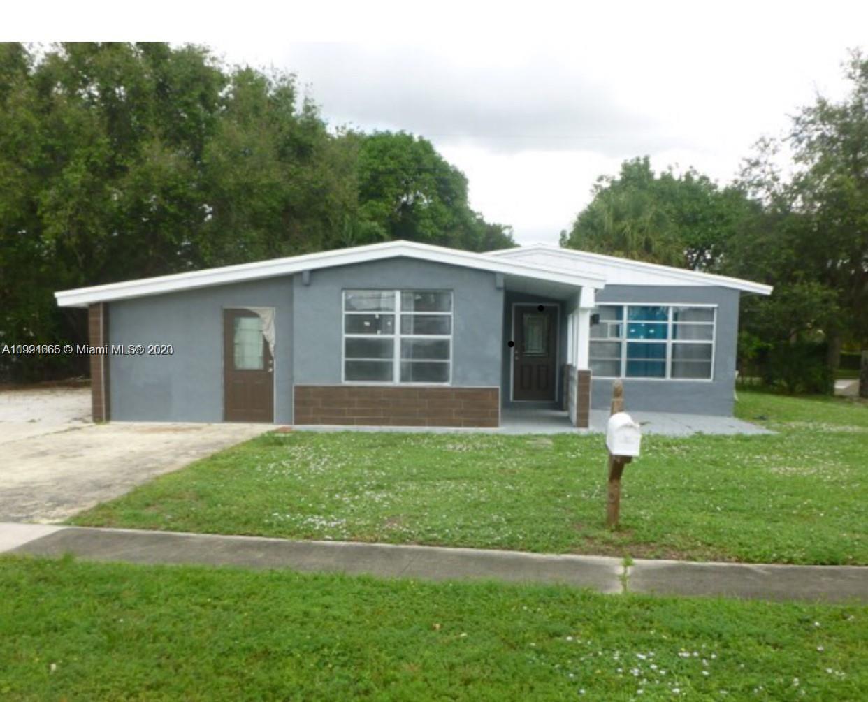 6601  Lincoln Street  For Sale A11394665, FL