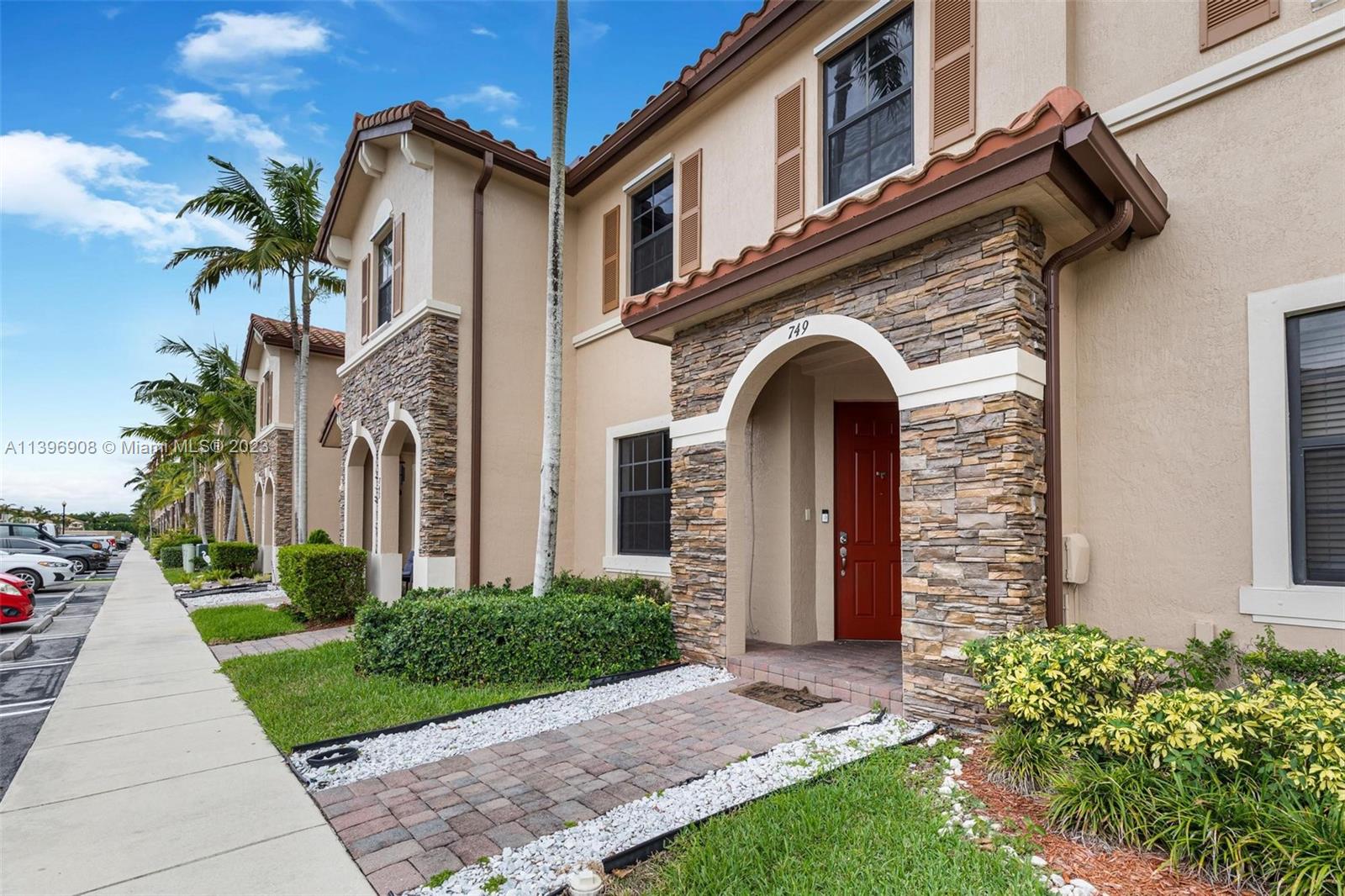 Welcome to this beautiful 3 Bed, 2.5 Baths townhome located in Martinique! This home features high ceilings and an open-layout concept. The large eat-in kitchen and the back patio space are perfect for entertaining guests. Brand new laminate flooring was just placed upstairs. All bedrooms have large closets and the utility room in the patio allows for even more storage space. Washer & Dryer are upstairs as well. 
Living in Martinique, you'll have access to amazing amenities such as the community clubhouse, gym, child play area and community pool where you can unwind with friends and family. This home is also located close to plenty of shopping centers, great restaurants and is only a 5 minute drive to get on the Turnpike!