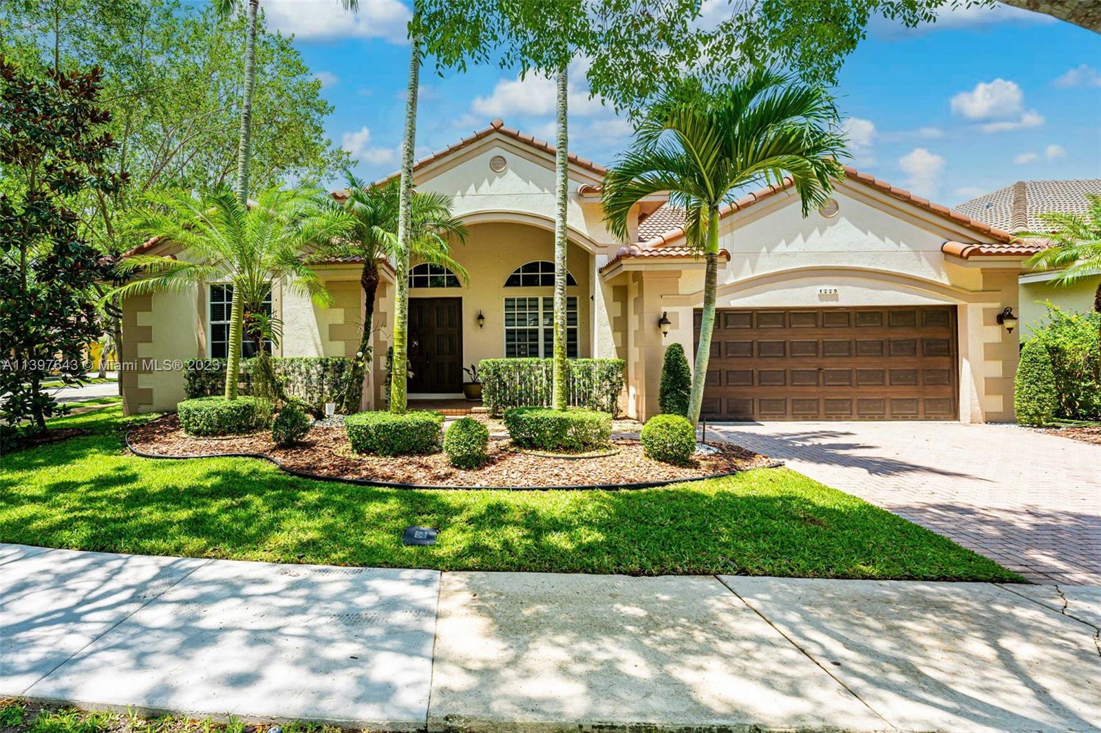 1229 Peregrine Way, Weston, FL 33327