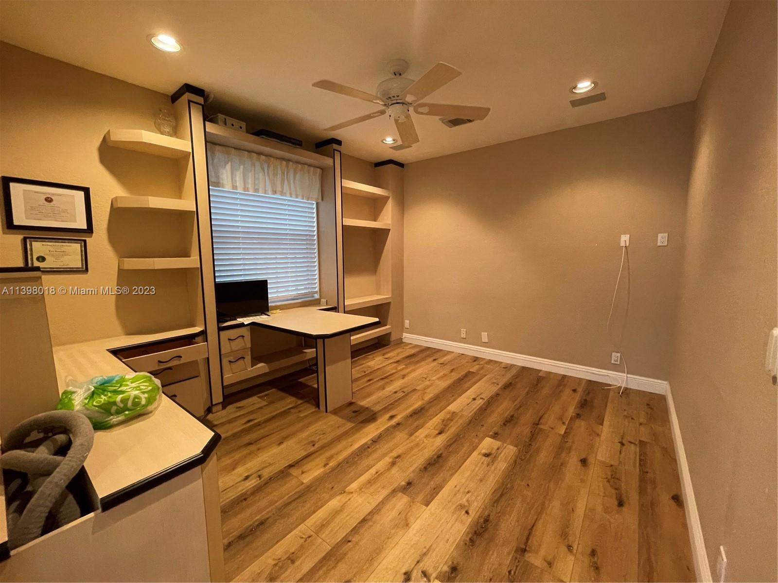 Listing Photo 10