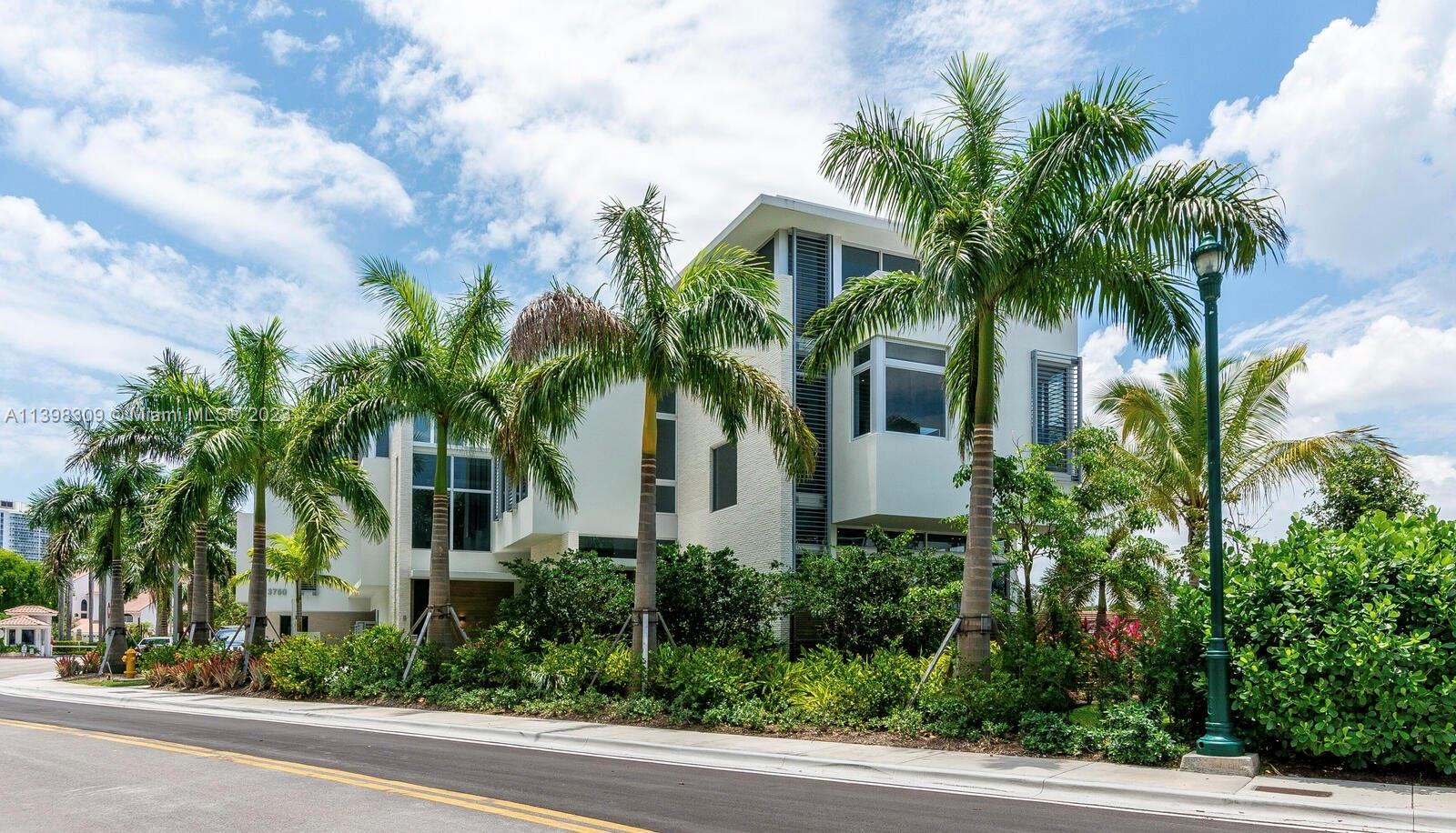 3750  Yacht Club Dr #TH6 For Sale A11398309, FL