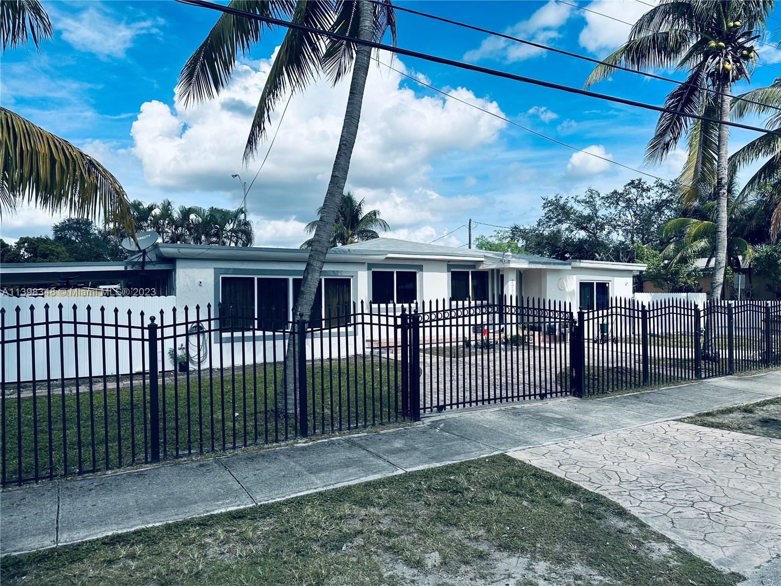 2955 NW 102nd St, Miami, FL 33147