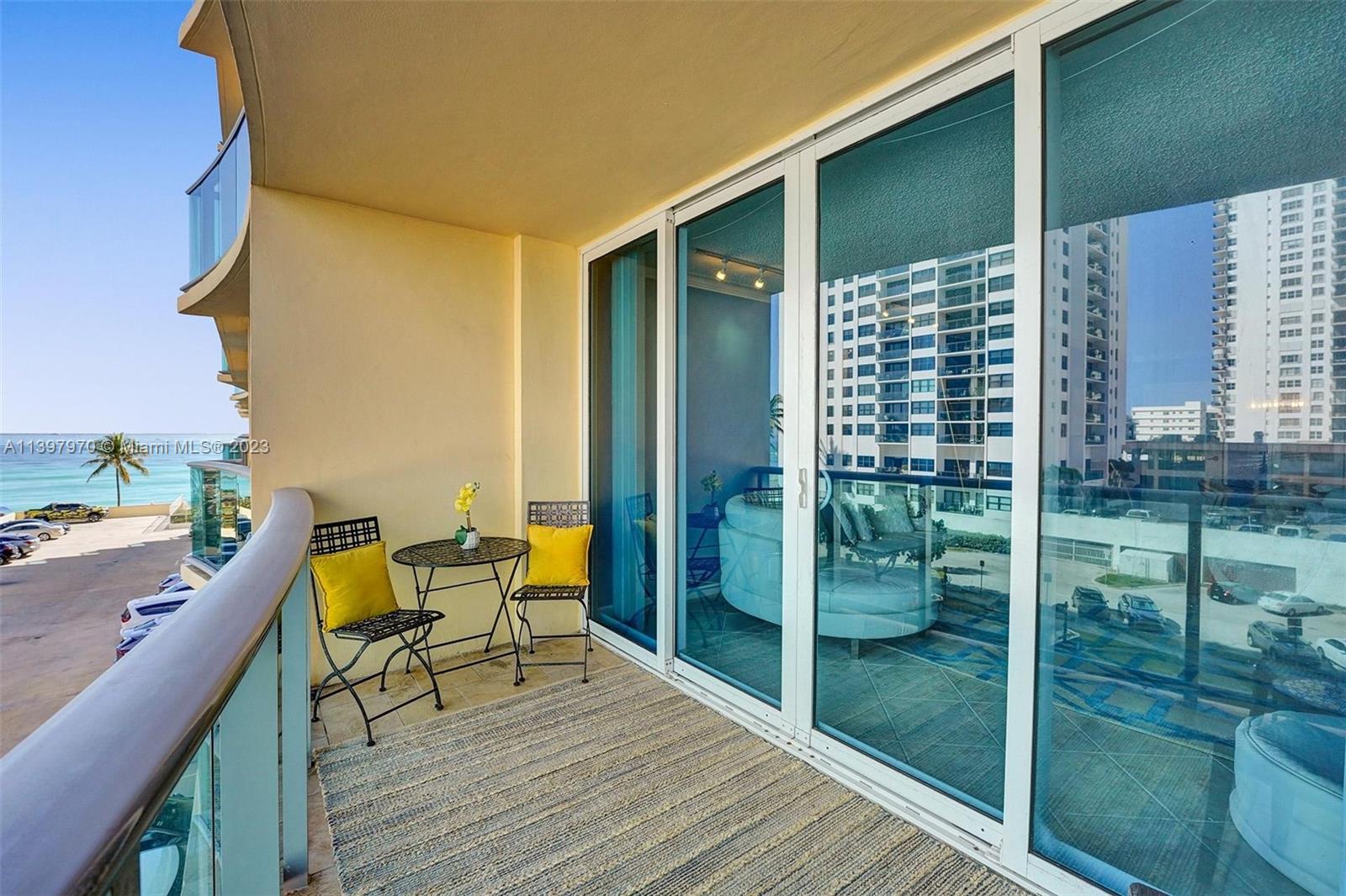 Photo 1 of Wave Condo Apt 401 (available Nov-25) in Hollywood - MLS A11397970
