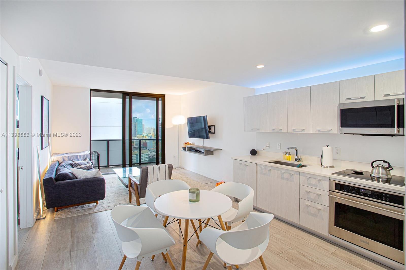 55 SW 9th St 3210, Miami, FL 33130