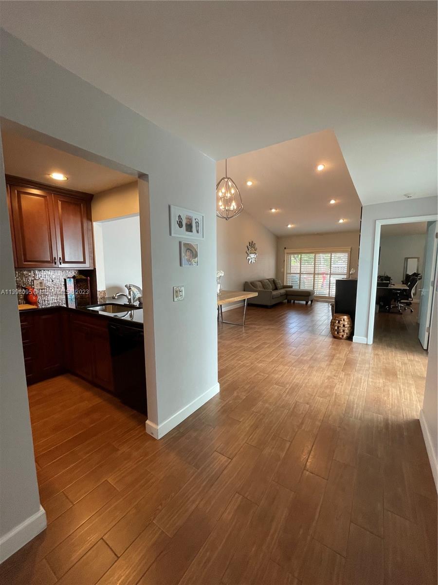 2331 N 37th Ave  For Sale A11398095, FL