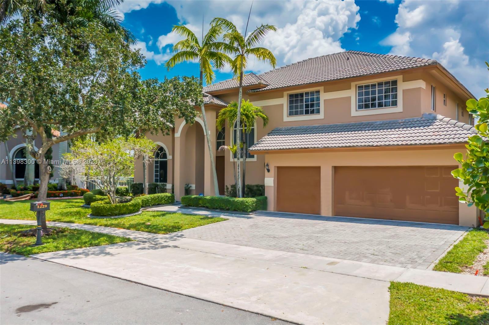 1229 SW 172nd Ter, Pembroke Pines, FL 33029