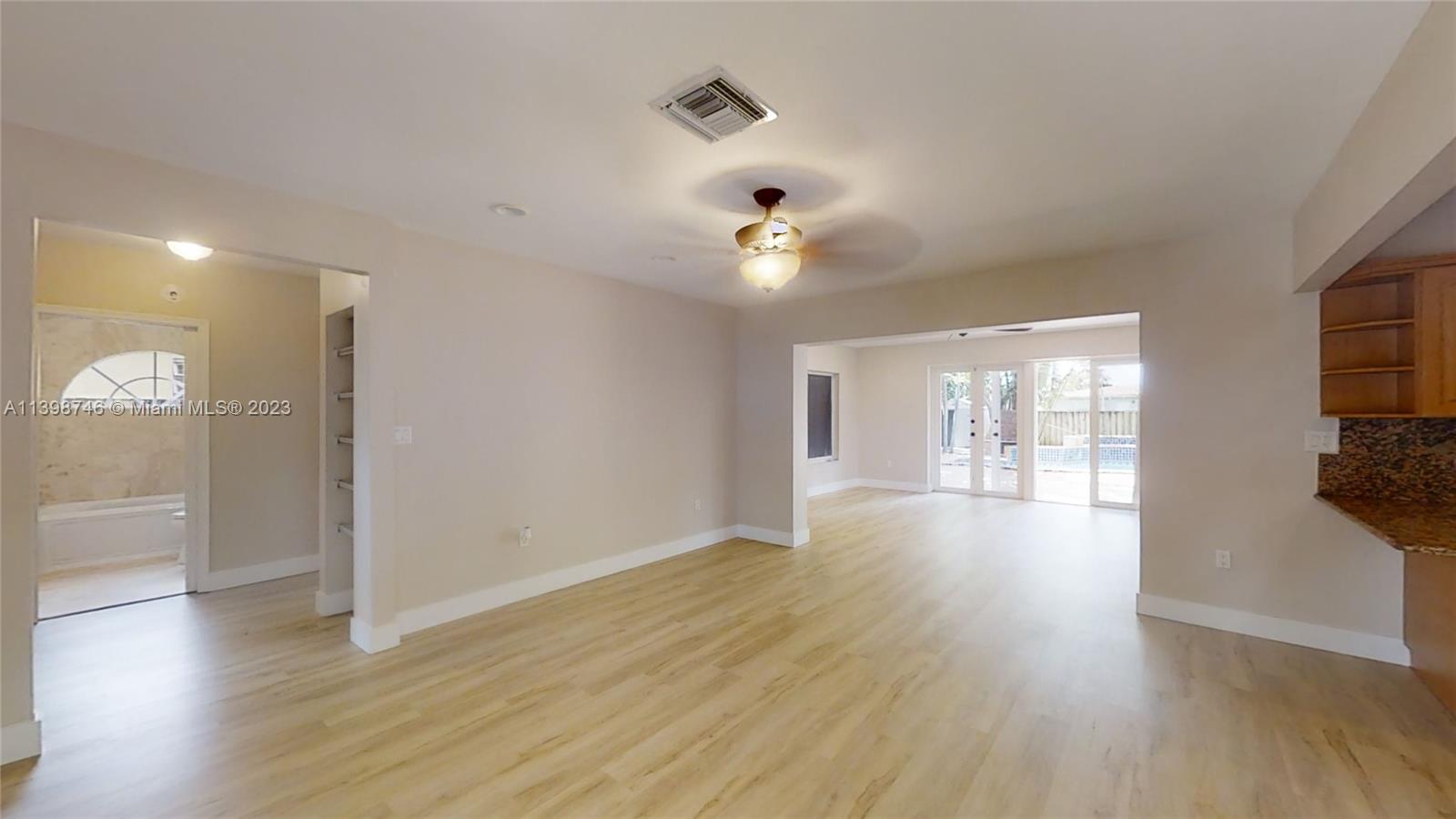 550 NE 174th St, North Miami Beach, FL 33162