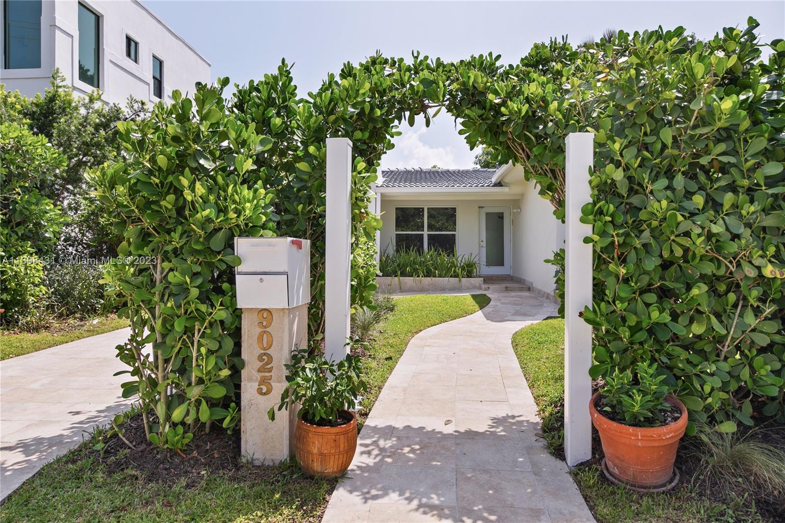9025  Hawthorne Ave  For Sale A11398431, FL
